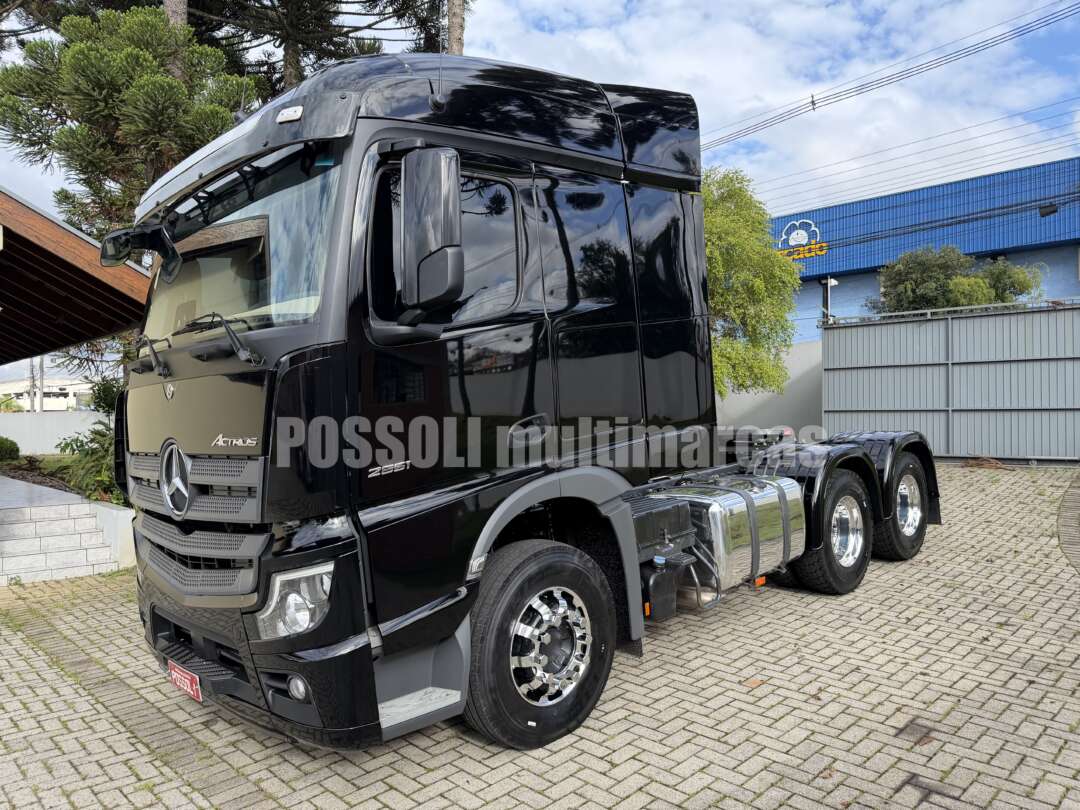 Caminhão MERCEDES BENZ MB 2651 Cavalo Mecânico ANO 2023 de Possoli Multimarcas no Paraná