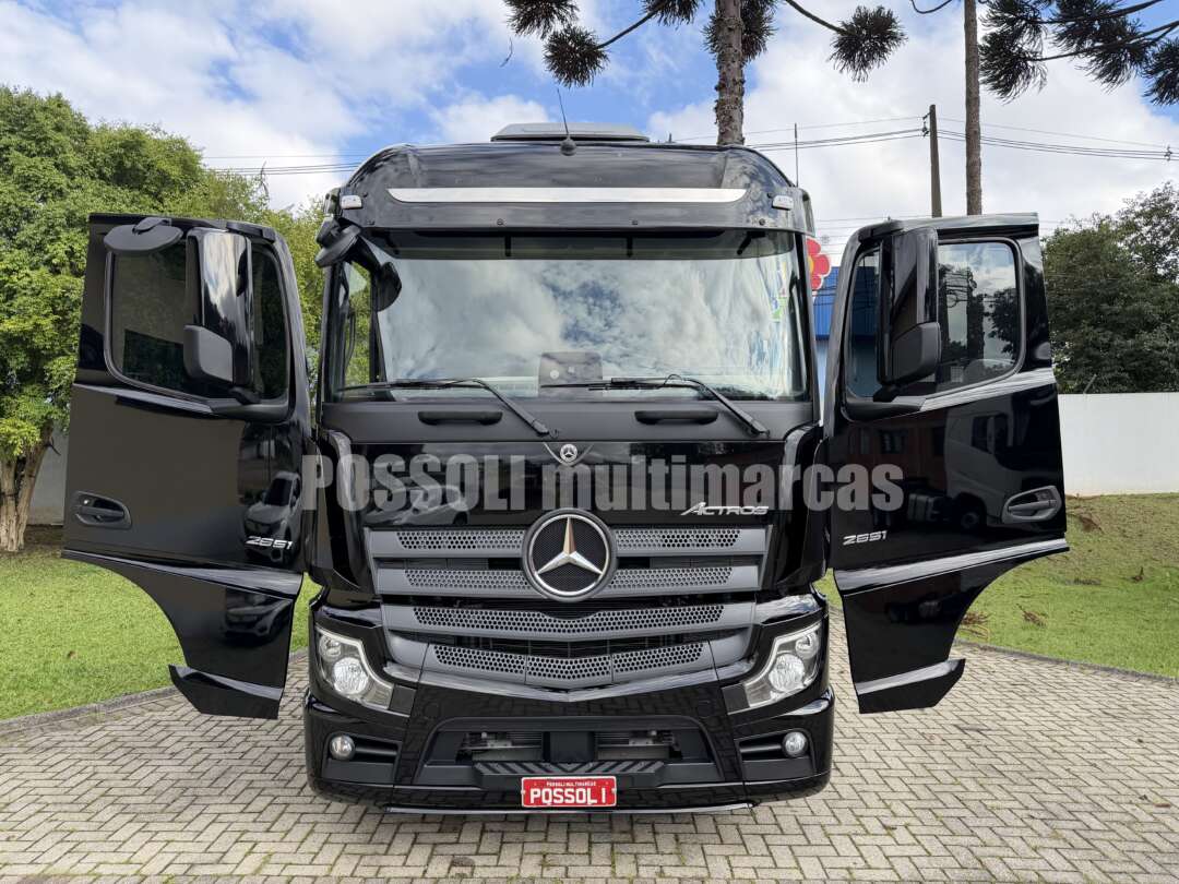 Caminhão MERCEDES BENZ MB 2651 Cavalo Mecânico ANO 2023 de Possoli Multimarcas no Paraná
