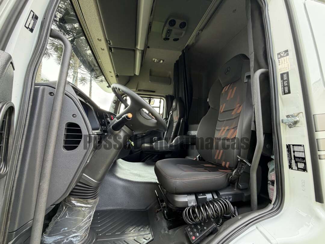 Caminhão MERCEDES BENZ MB 2544 Cavalo Mecânico ANO 2022 de Possoli Multimarcas no Paraná