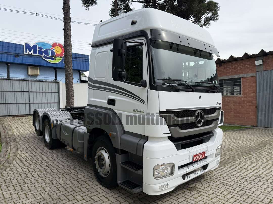 Caminhão MERCEDES BENZ MB 2544 Cavalo Mecânico ANO 2022 de Possoli Multimarcas no Paraná