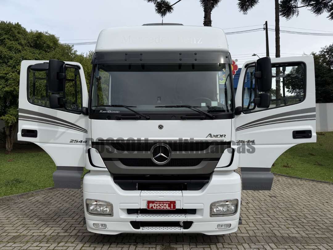 Caminhão MERCEDES BENZ MB 2544 Cavalo Mecânico ANO 2022 de Possoli Multimarcas no Paraná