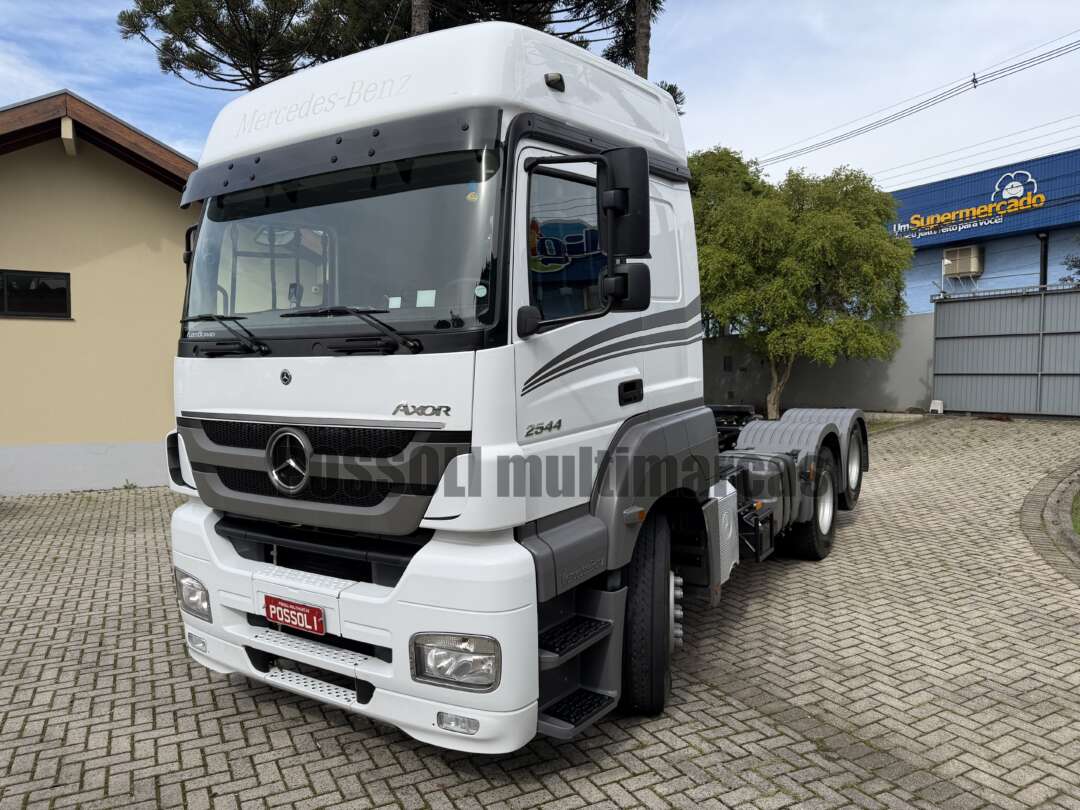 Caminhão MERCEDES BENZ MB 2544 Cavalo Mecânico ANO 2022 de Possoli Multimarcas no Paraná