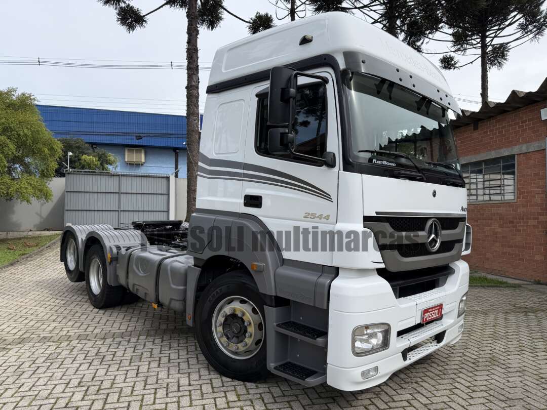 Caminhão MERCEDES BENZ MB 2544 Cavalo Mecânico ANO 2022 de Possoli Multimarcas no Paraná