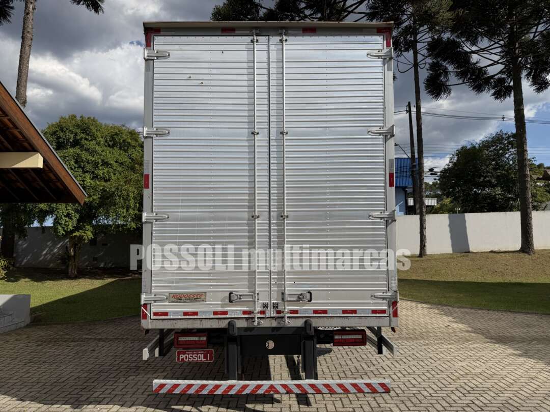 Carreta IMPLEMENTO CAMINHÃO BAÚ Rodoeixo ANO 2024 2 Eixos de Possoli Multimarcas no Paraná