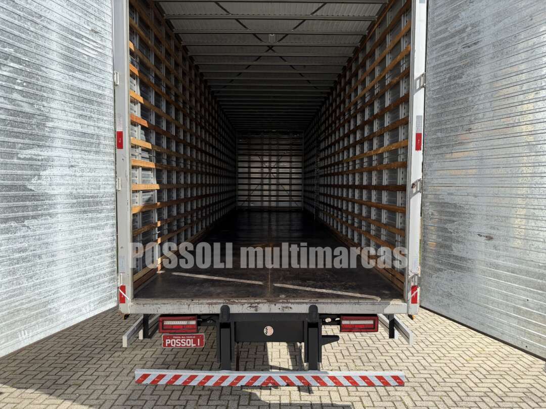 Carreta IMPLEMENTO CAMINHÃO BAÚ Rodoeixo ANO 2024 2 Eixos de Possoli Multimarcas no Paraná