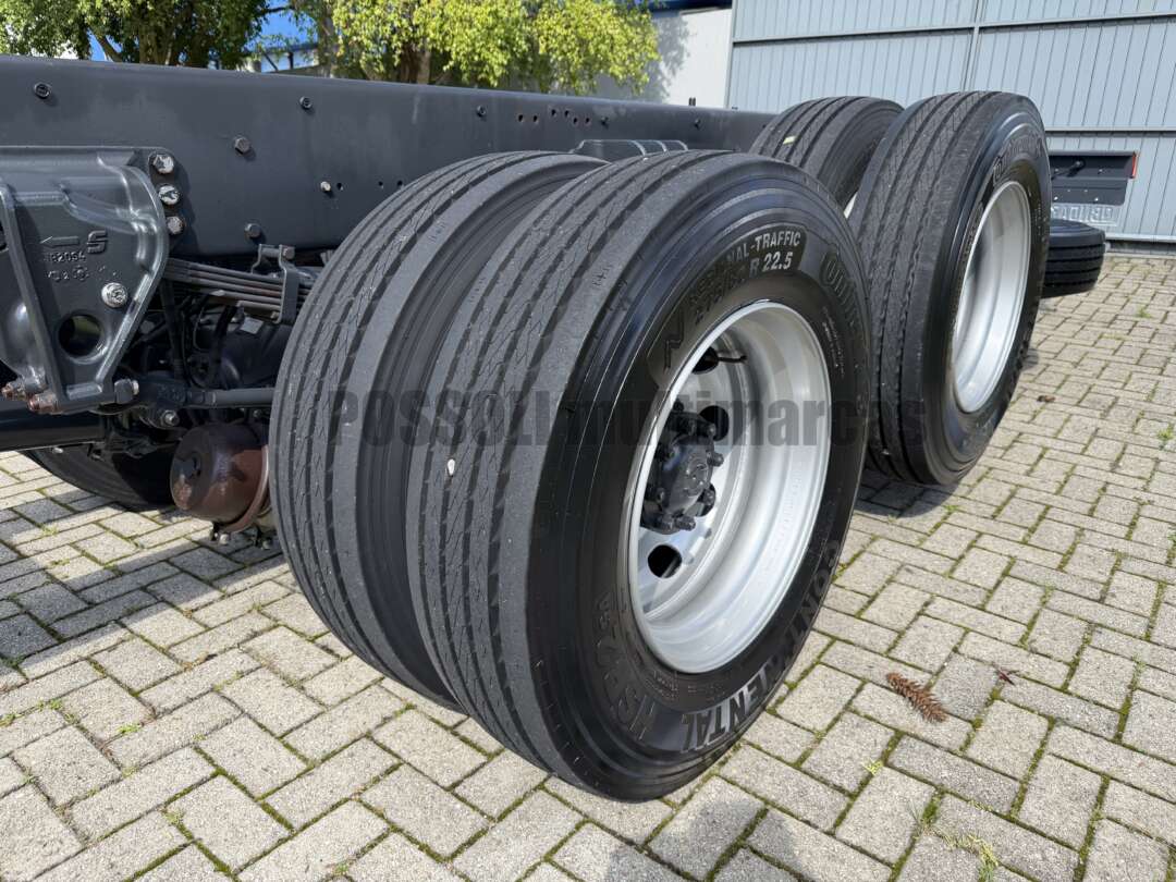 Caminhão IVECO TECTOR 240E28 Chassis ANO 2015 de Possoli Multimarcas no Paraná