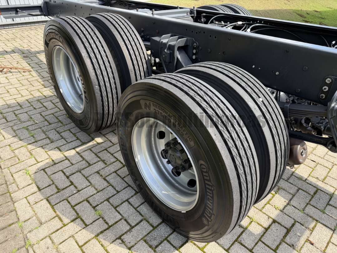 Caminhão IVECO TECTOR 240E28 Chassis ANO 2015 de Possoli Multimarcas no Paraná