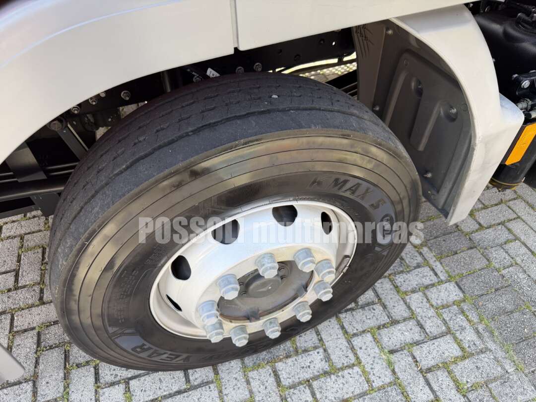 Caminhão MERCEDES BENZ MB 2433 Carga Seca ANO 2024 de Possoli Multimarcas no Paraná