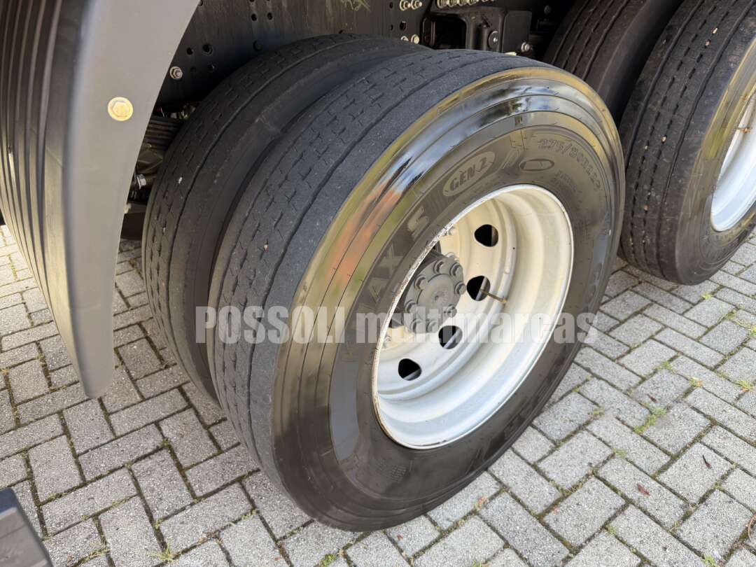 Caminhão MERCEDES BENZ MB 2433 Carga Seca ANO 2024 de Possoli Multimarcas no Paraná