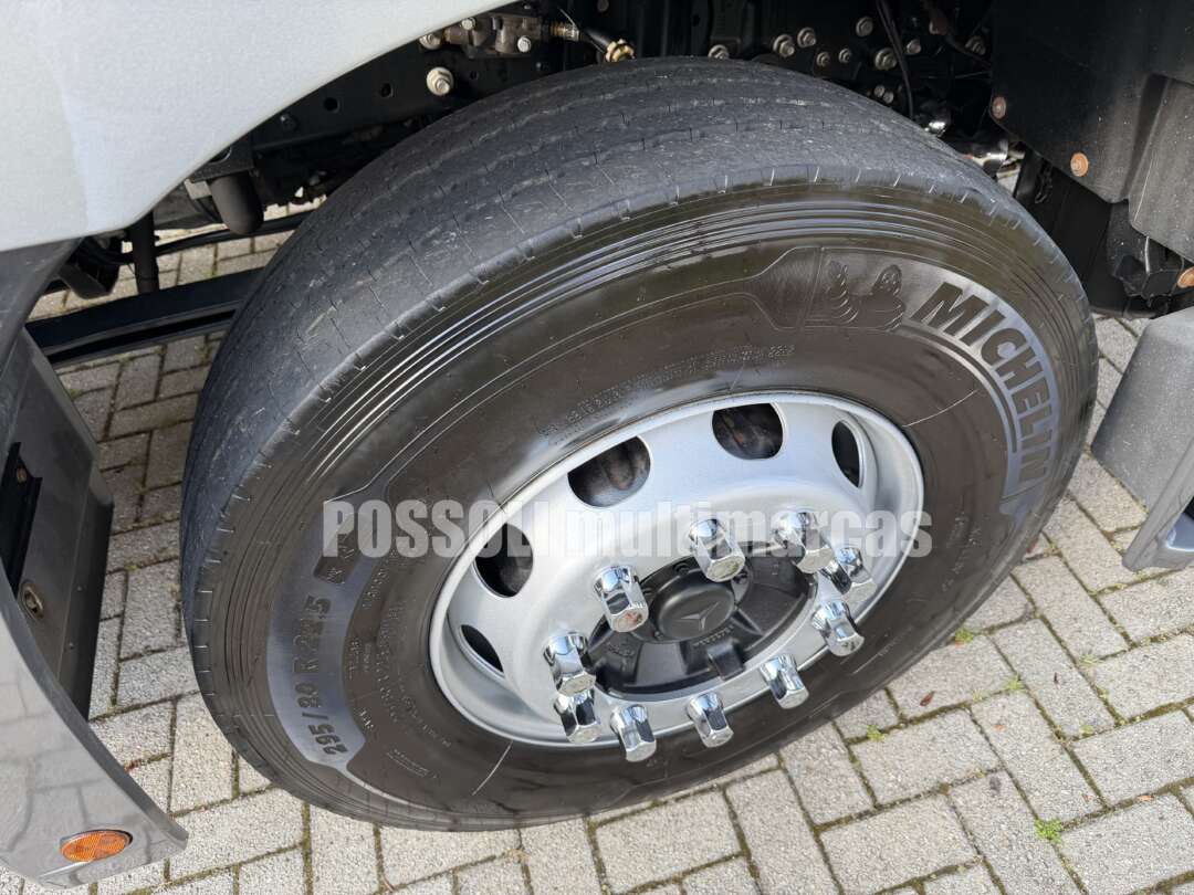 Caminhão MERCEDES BENZ MB 2644 Cavalo Mecânico ANO 2023 de Possoli Multimarcas no Paraná