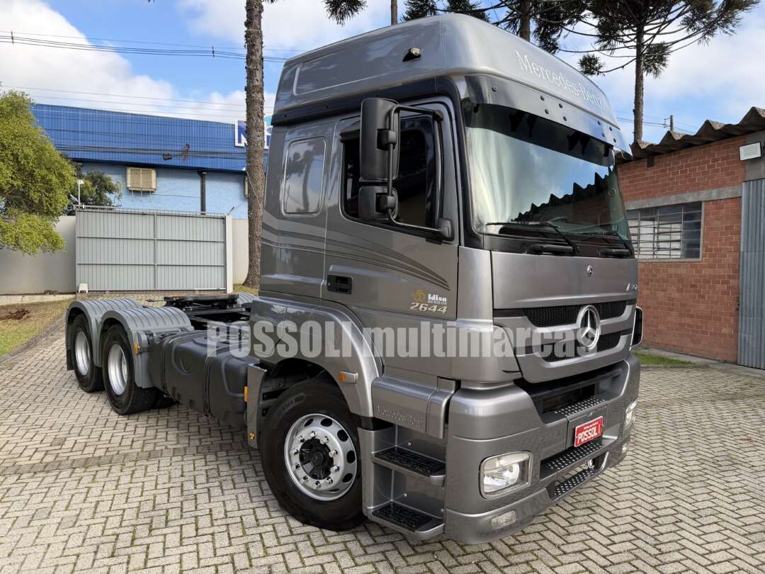 Caminhão MERCEDES BENZ MB 2644 Cavalo Mecânico ANO 2023 de Possoli Multimarcas no Paraná