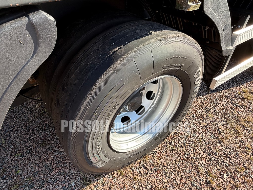 Carreta SEMI-REBOQUE BAU SIDER Truckvan ANO 2025 4 Eixos de Possoli Multimarcas no Paraná