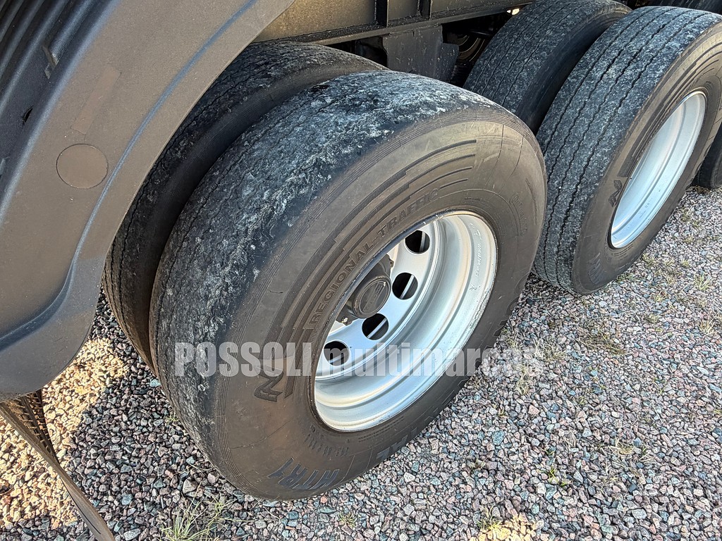 Carreta SEMI-REBOQUE BAU SIDER Truckvan ANO 2025 4 Eixos de Possoli Multimarcas no Paraná
