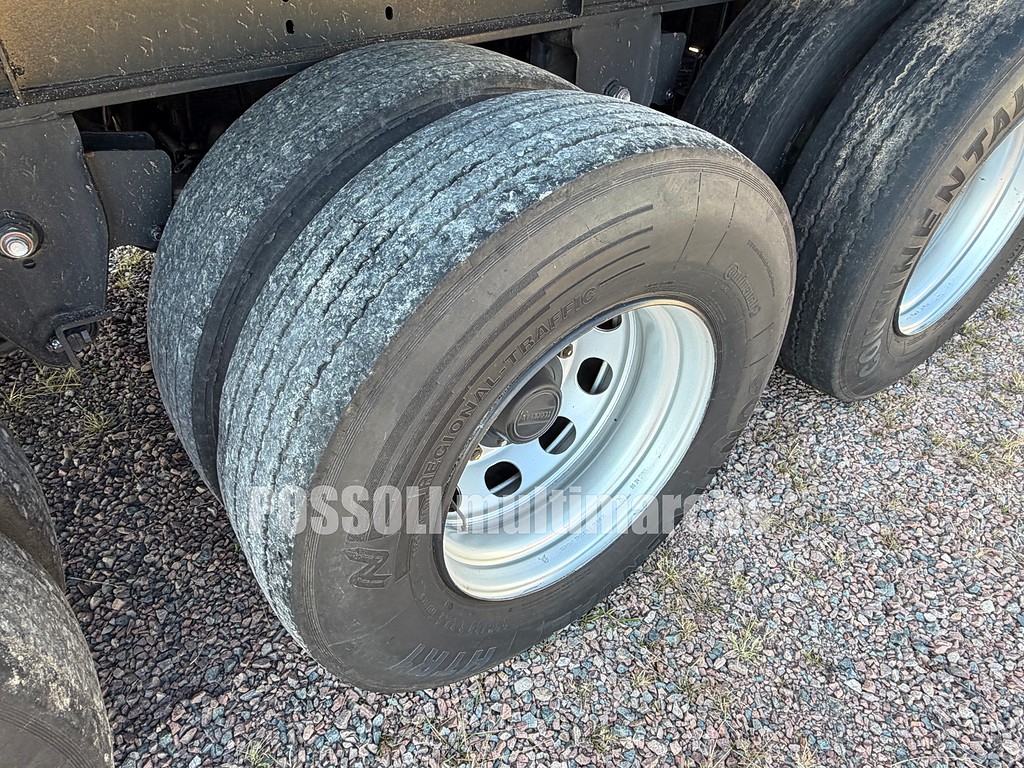 Carreta SEMI-REBOQUE BAU SIDER Truckvan ANO 2025 4 Eixos de Possoli Multimarcas no Paraná