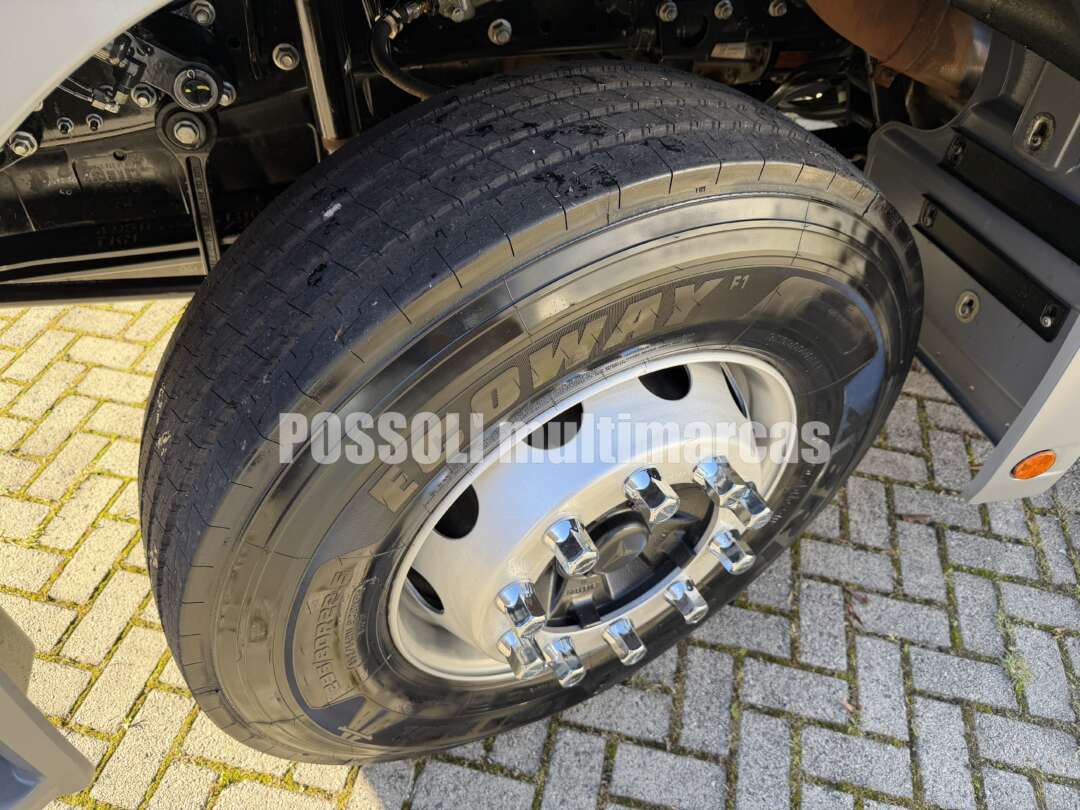 Caminhão MERCEDES BENZ MB 2544 Cavalo Mecânico ANO 2021 de Possoli Multimarcas no Paraná