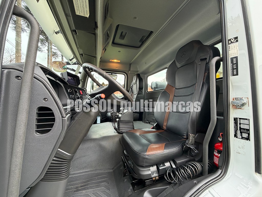 Caminhão MERCEDES BENZ MB 3131 Caçamba Basculante ANO 2022 de Possoli Multimarcas no Paraná