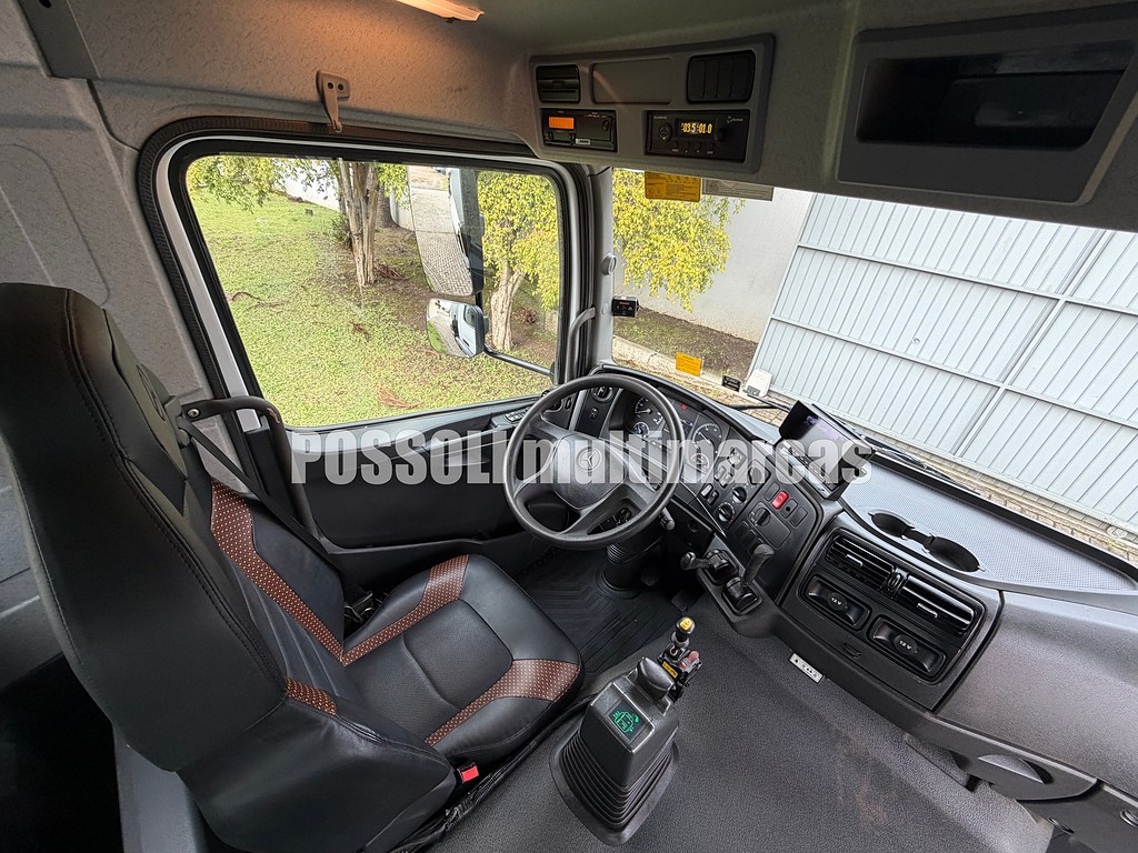 Caminhão MERCEDES BENZ MB 3131 Caçamba Basculante ANO 2022 de Possoli Multimarcas no Paraná