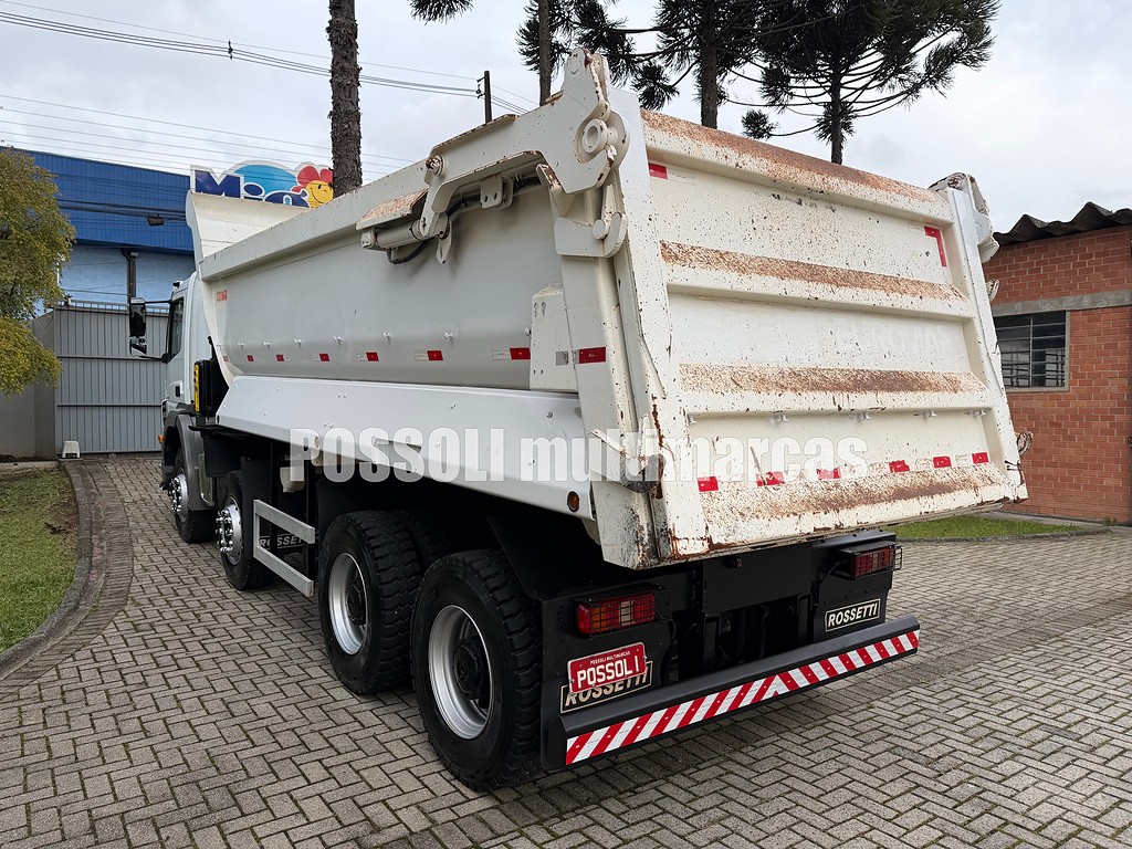 Caminhão MERCEDES BENZ MB 3131 Caçamba Basculante ANO 2022 de Possoli Multimarcas no Paraná