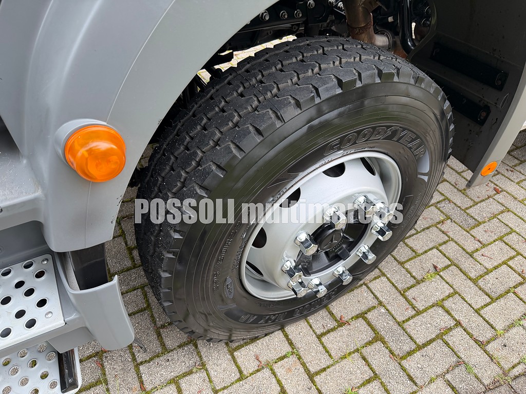 Caminhão MERCEDES BENZ MB 3131 Caçamba Basculante ANO 2022 de Possoli Multimarcas no Paraná