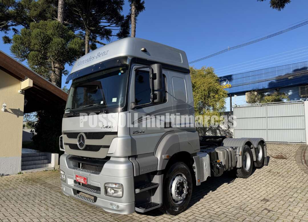 Caminhão MERCEDES BENZ MB 2544 Cavalo Mecânico ANO 2021 de Possoli Multimarcas no Paraná