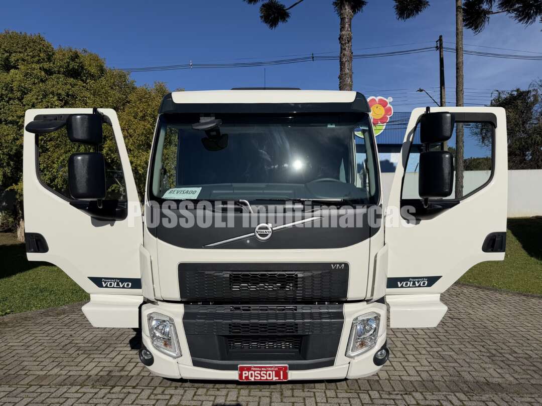 Caminhão VOLVO VM 290 MAX Chassis ANO 2024 de Possoli Multimarcas no Paraná