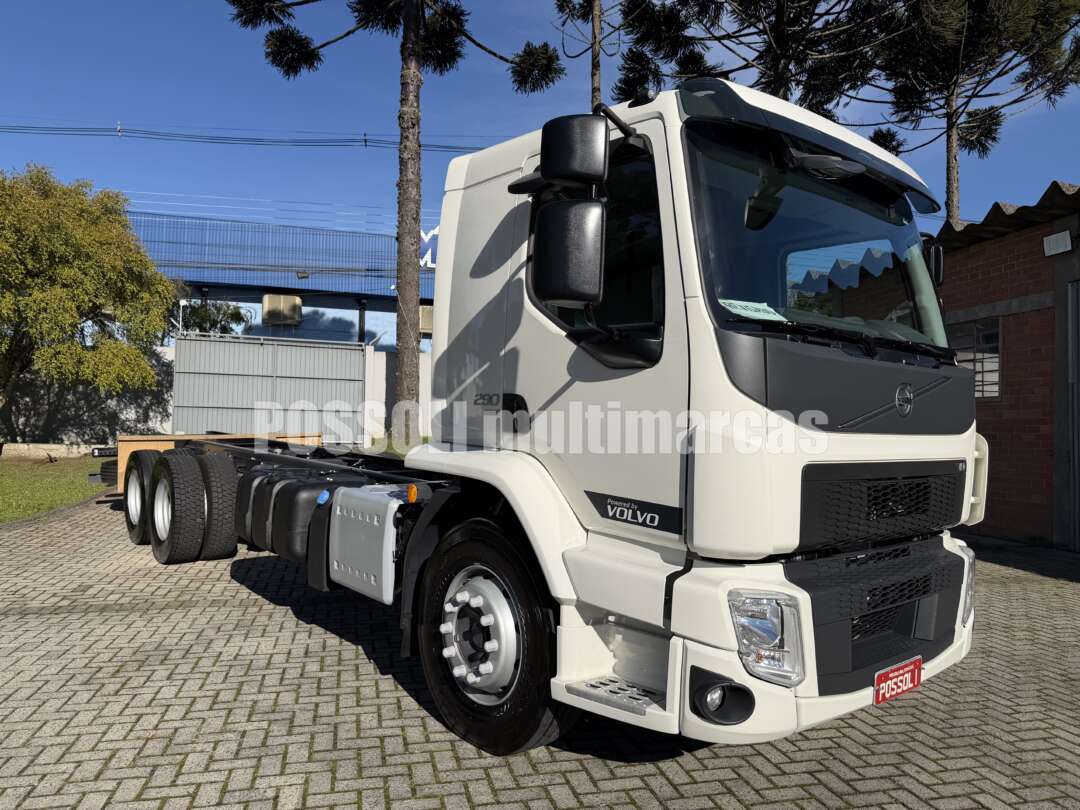 Caminhão VOLVO VM 290 MAX Chassis ANO 2024 de Possoli Multimarcas no Paraná