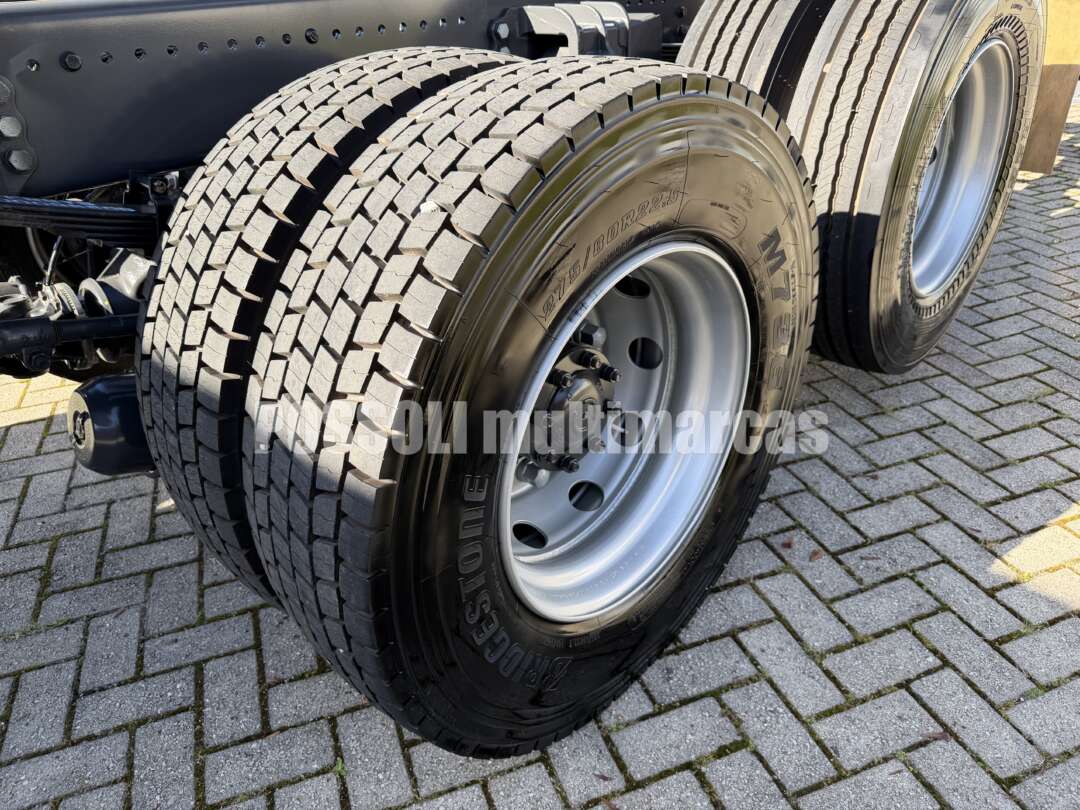 Caminhão VOLVO VM 290 MAX Chassis ANO 2024 de Possoli Multimarcas no Paraná