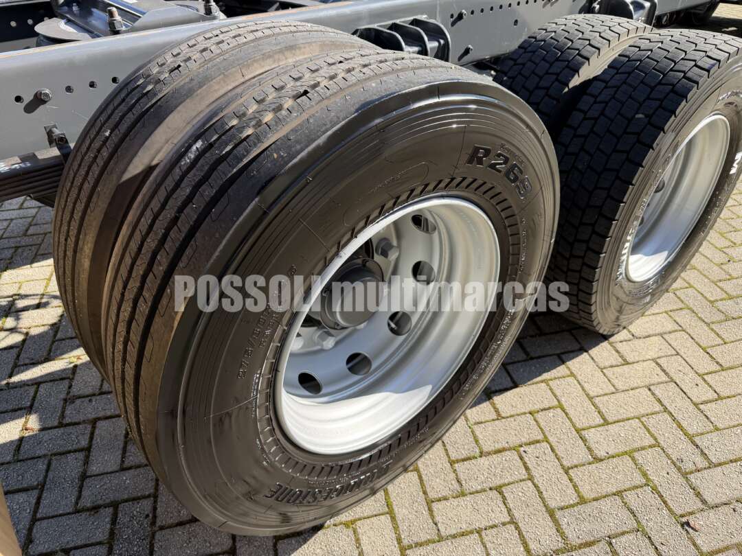 Caminhão VOLVO VM 290 MAX Chassis ANO 2024 de Possoli Multimarcas no Paraná