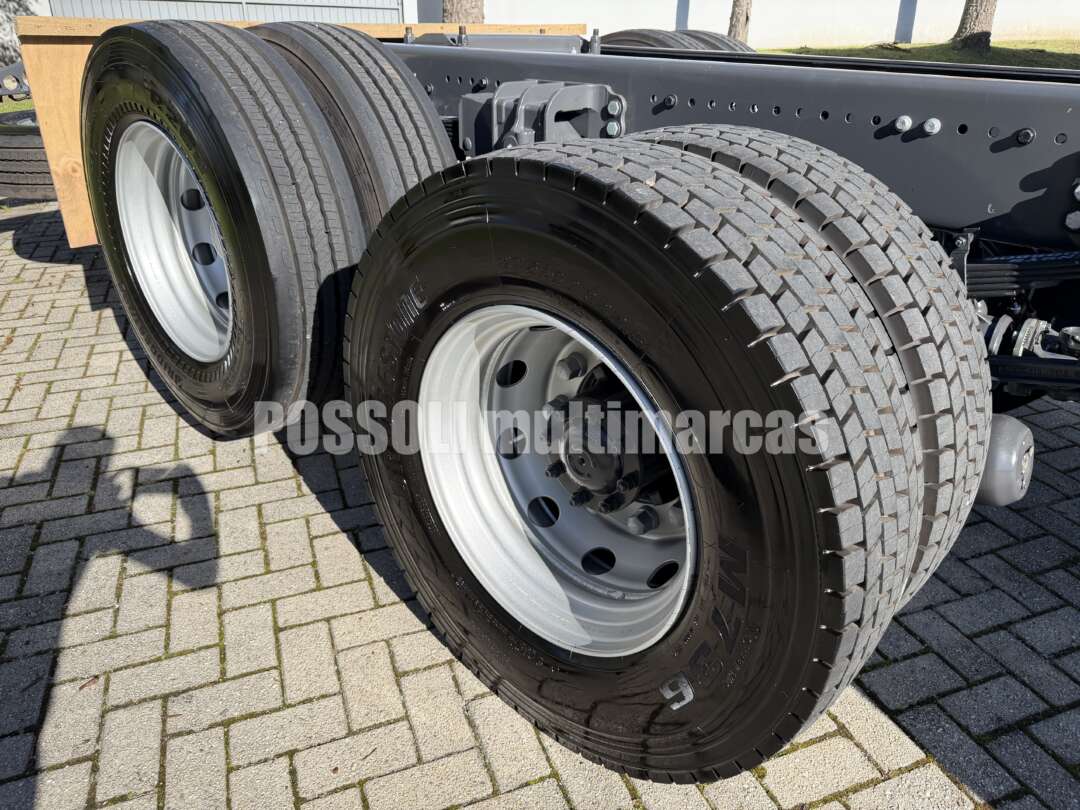 Caminhão VOLVO VM 290 MAX Chassis ANO 2024 de Possoli Multimarcas no Paraná
