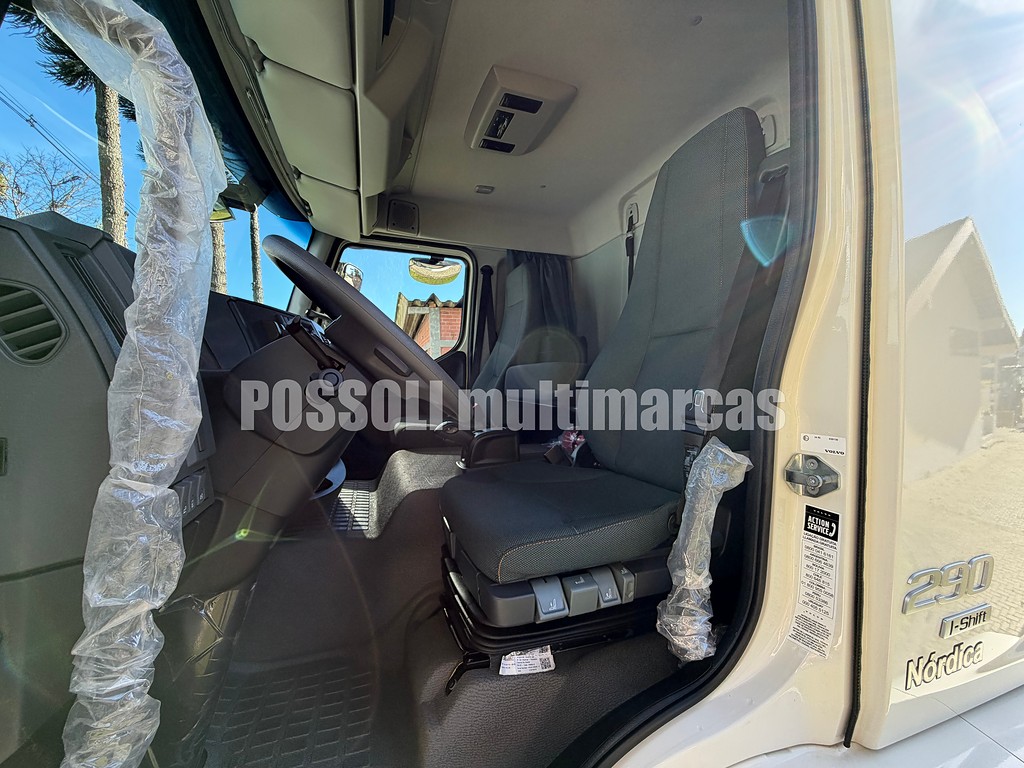 Caminhão VOLVO VM 290 MAX Chassis ANO 2024 de Possoli Multimarcas no Paraná
