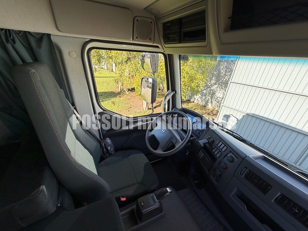 Caminhão VOLVO VM 290 MAX Chassis ANO 2024 de Possoli Multimarcas no Paraná