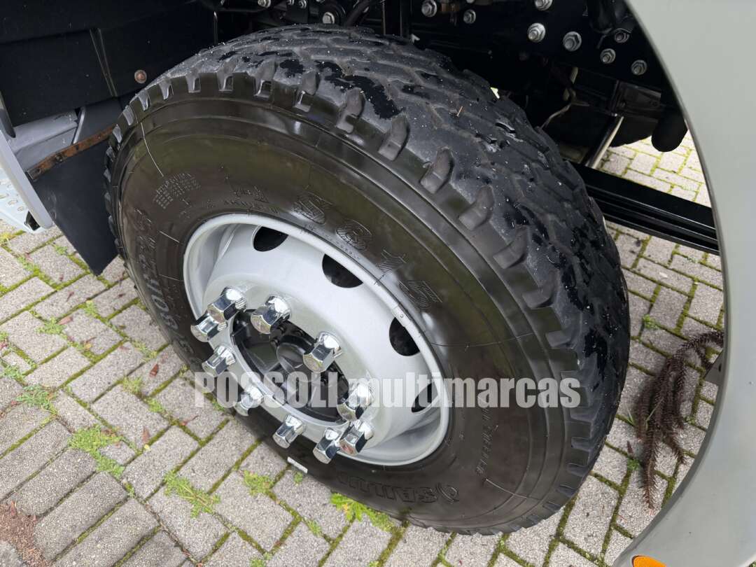 Caminhão MERCEDES BENZ MB 3131 Caçamba Basculante ANO 2022 de Possoli Multimarcas no Paraná