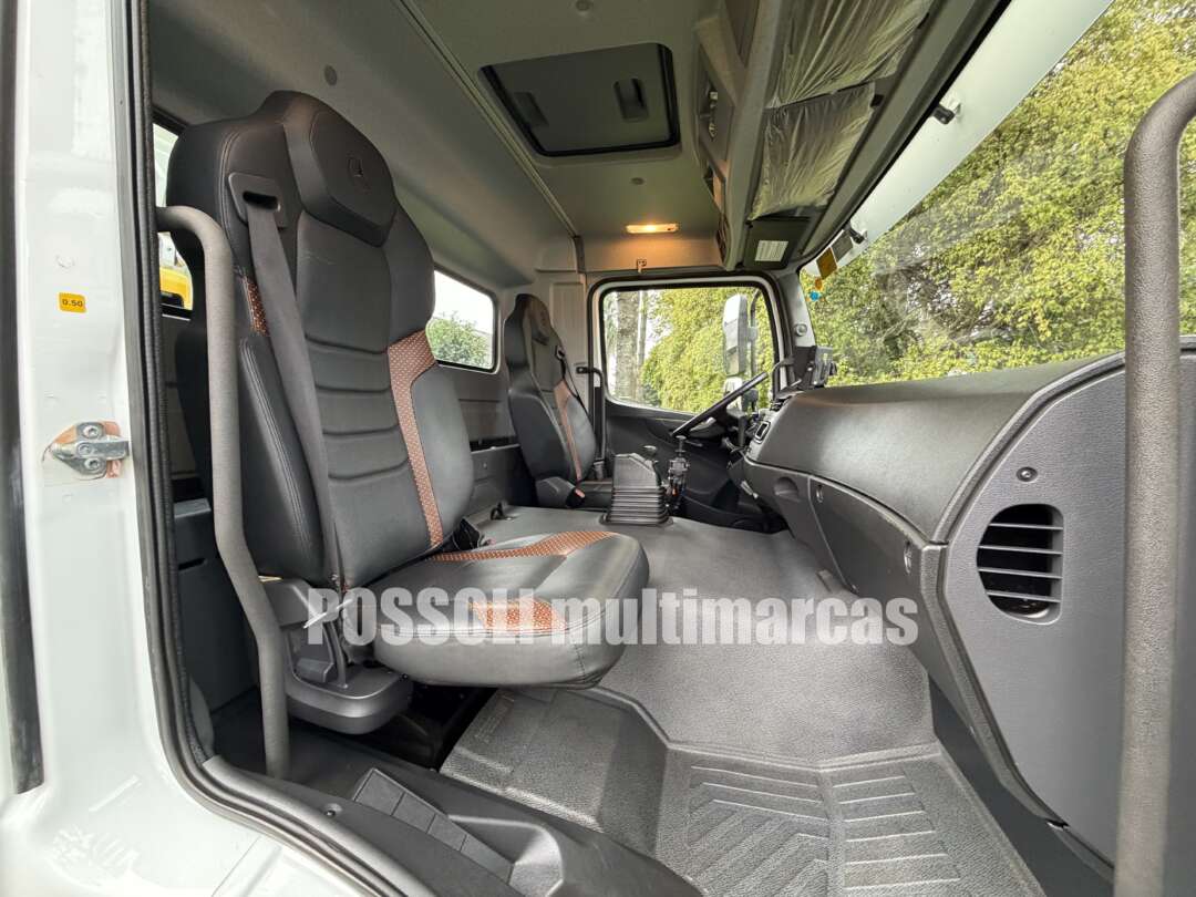 Caminhão MERCEDES BENZ MB 3131 Caçamba Basculante ANO 2022 de Possoli Multimarcas no Paraná
