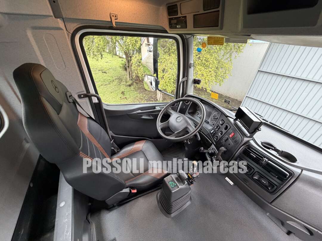 Caminhão MERCEDES BENZ MB 3131 Caçamba Basculante ANO 2022 de Possoli Multimarcas no Paraná