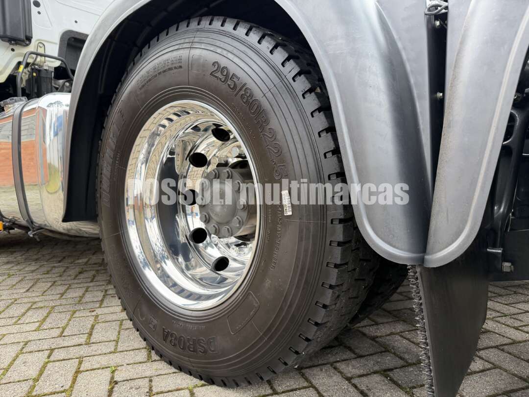 Caminhão MERCEDES BENZ MB 2548 Cavalo Mecânico ANO 2022 de Possoli Multimarcas no Paraná