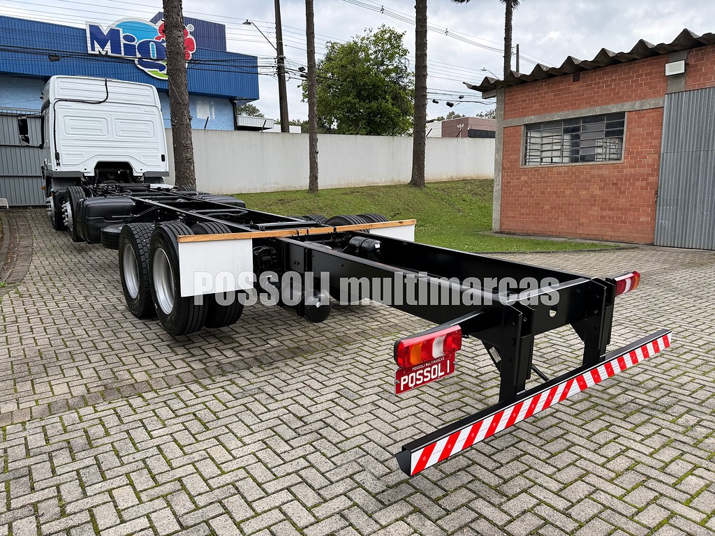 Caminhão MERCEDES BENZ MB 3033 Chassis ANO 2024 de Possoli Multimarcas no Paraná