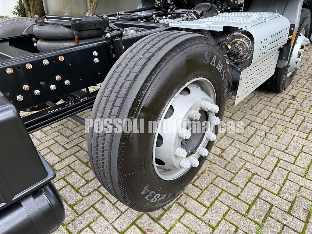 Caminhão MERCEDES BENZ MB 3033 Chassis ANO 2024 de Possoli Multimarcas no Paraná