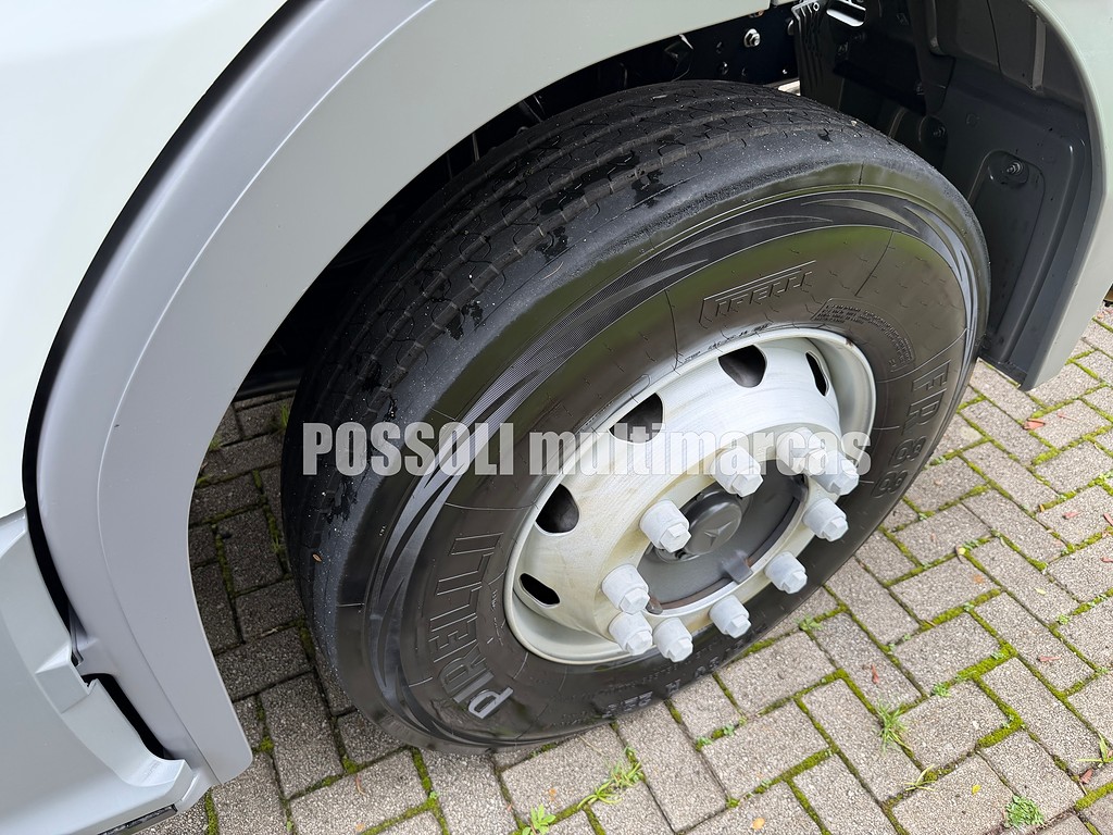 Caminhão MERCEDES BENZ MB 3033 Chassis ANO 2024 de Possoli Multimarcas no Paraná