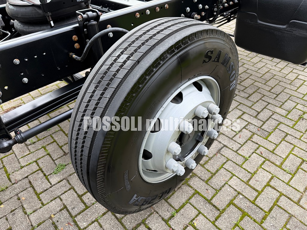 Caminhão MERCEDES BENZ MB 3033 Chassis ANO 2024 de Possoli Multimarcas no Paraná