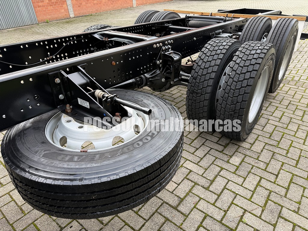 Caminhão MERCEDES BENZ MB 3033 Chassis ANO 2024 de Possoli Multimarcas no Paraná