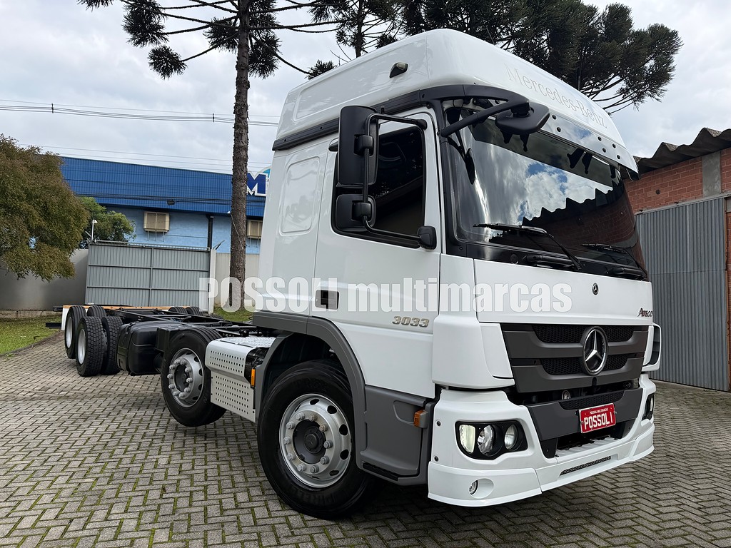 Caminhão MERCEDES BENZ MB 3033 Chassis ANO 2024 de Possoli Multimarcas no Paraná