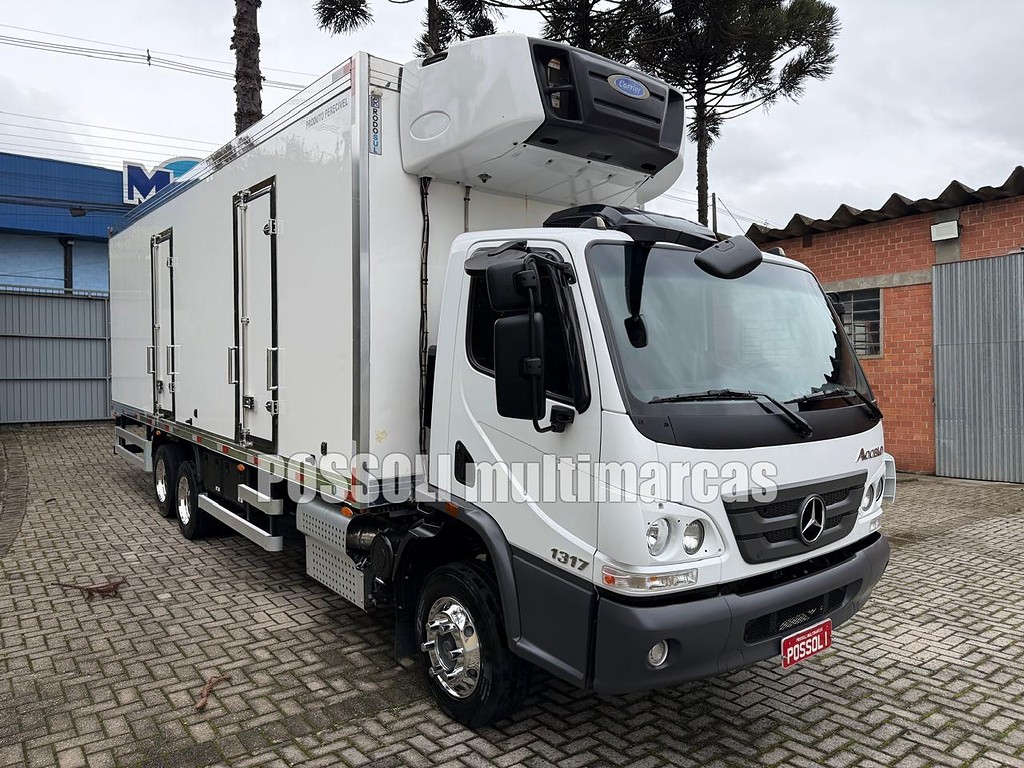Caminhão MERCEDES BENZ MB 1317 Baú Frigorífico ANO 2025 de Possoli Multimarcas no Paraná