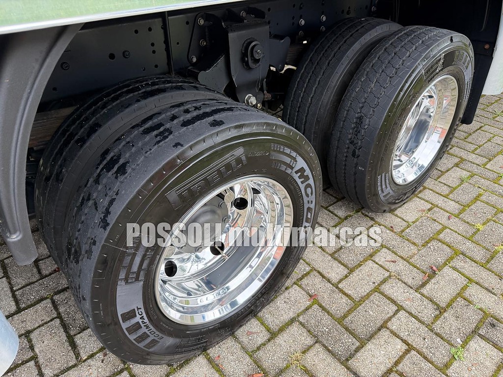 Caminhão MERCEDES BENZ MB 1317 Baú Frigorífico ANO 2025 de Possoli Multimarcas no Paraná