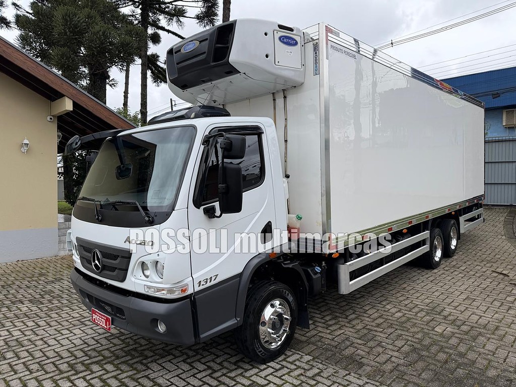 Caminhão MERCEDES BENZ MB 1317 Baú Frigorífico ANO 2025 de Possoli Multimarcas no Paraná