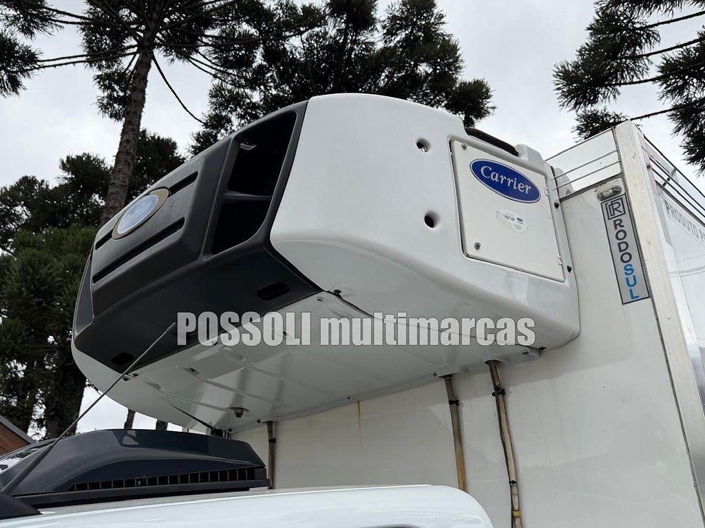 Caminhão MERCEDES BENZ MB 1317 Baú Frigorífico ANO 2025 de Possoli Multimarcas no Paraná