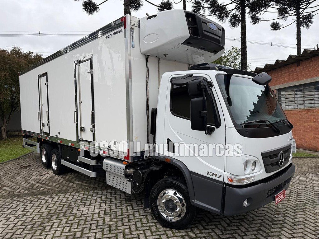 Caminhão MERCEDES BENZ MB 1317 Baú Frigorífico ANO 2025 de Possoli Multimarcas no Paraná