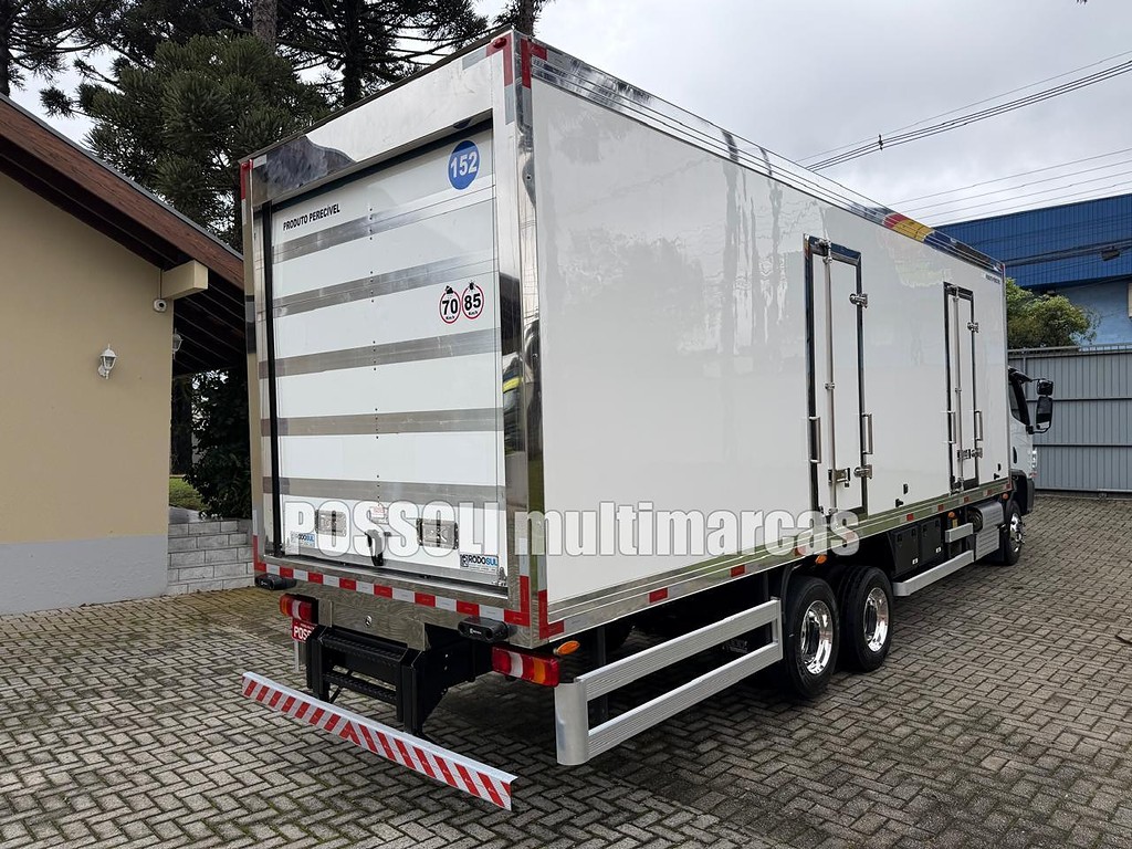 Caminhão MERCEDES BENZ MB 1317 Baú Frigorífico ANO 2025 de Possoli Multimarcas no Paraná