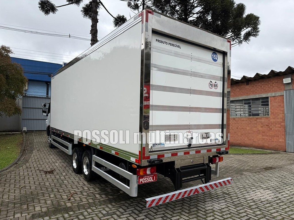 Caminhão MERCEDES BENZ MB 1317 Baú Frigorífico ANO 2025 de Possoli Multimarcas no Paraná