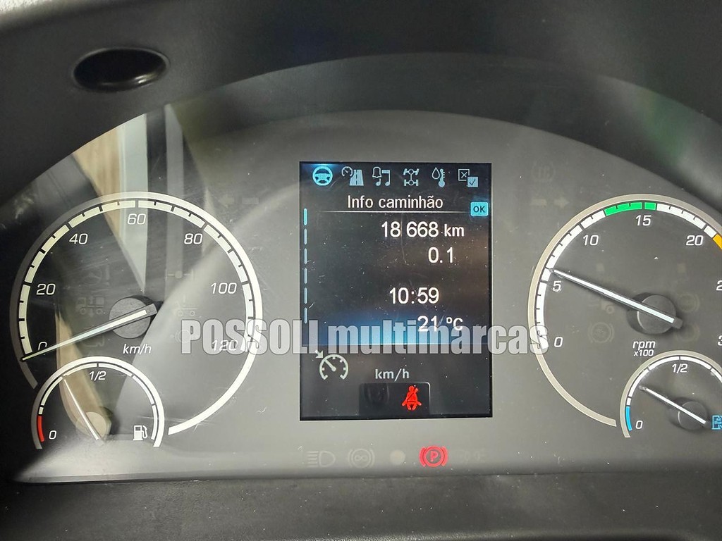 Caminhão MERCEDES BENZ MB 1317 Baú Frigorífico ANO 2025 de Possoli Multimarcas no Paraná