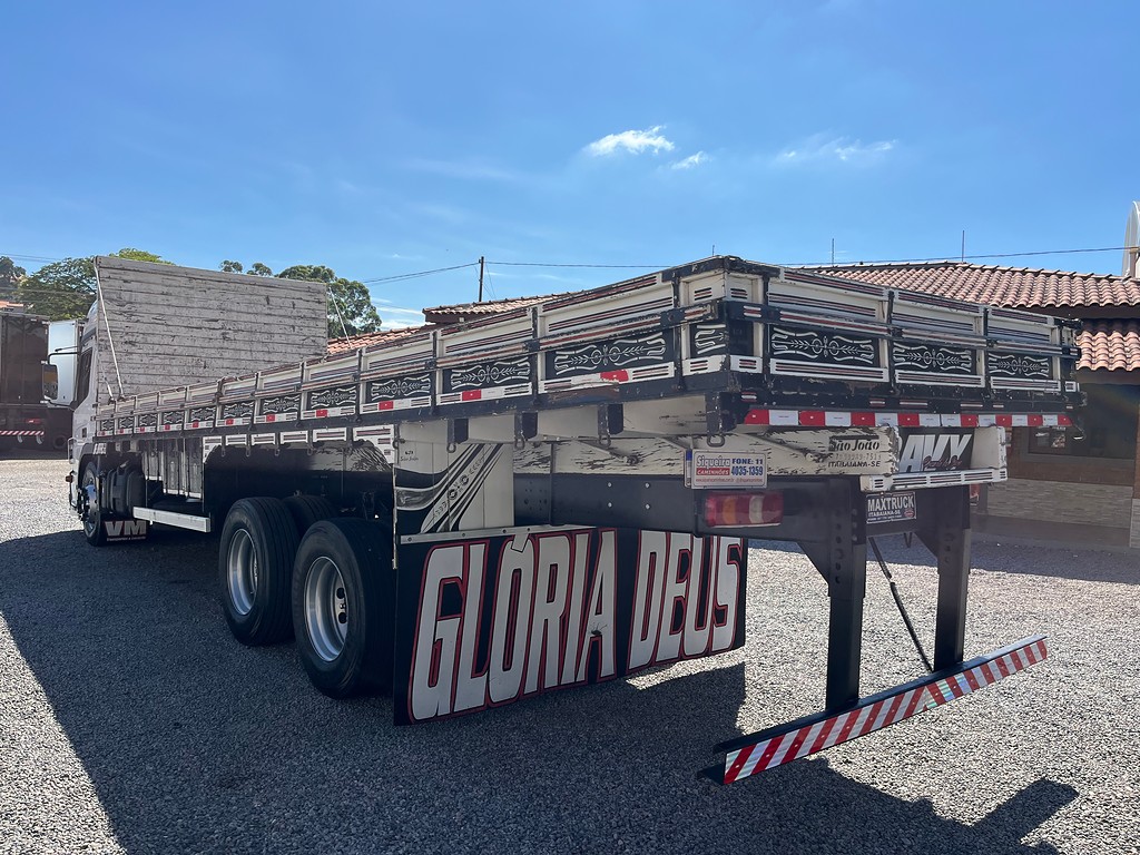 Caminhão MERCEDES BENZ MB 2430 Carroceria ANO 2021 de Siqueira Caminhões em São Paulo